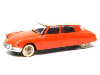 Lot 577 - DINKY TOYS (FRANCE) (1)