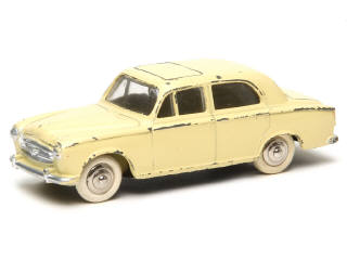 Lot 578 - DINKY TOYS (FRANCE) (1)