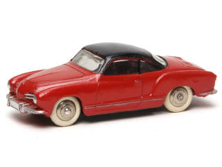 Lot 585 - DINKY TOYS (FRANCE) (1)