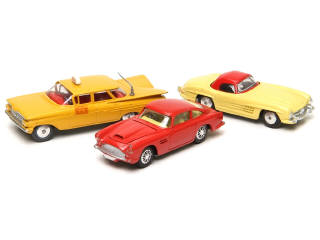 Lot 322 - CORGI TOYS (GB) (3)