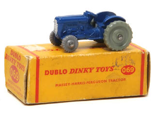 Lot 413 - DINKY TOYS (GB) (1)