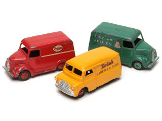 Lot 444 - DINKY TOYS (GB) (3)