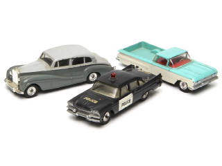 Lot 681 - DINKY TOYS (GB) (3)