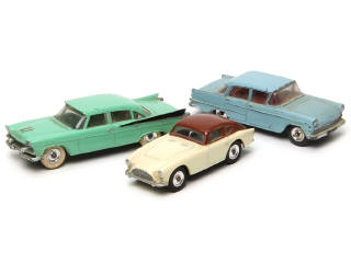 Lot 450 - DINKY TOYS (GB) (3)