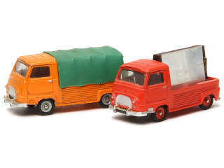 Lot 720 - DINKY TOYS (FRANCE) (2)
