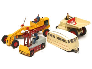 Lot 695 - DINKY TOYS (FRANCE) (3)
