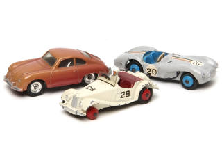 Lot 456 - DINKY TOYS (GB) (3)