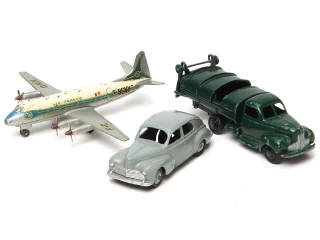 Lot 703 - DINKY TOYS (FRANCE) (3)