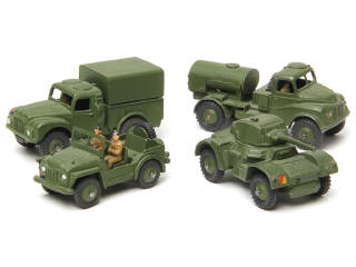 Lot 463 - DINKY TOYS (GB) (4)