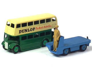 Lot 497 - DINKY TOYS (GB) (2)