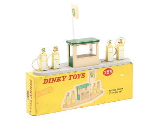 Lot 570 - DINKY TOYS (GB) (1)