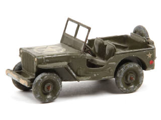 Lot 590 - DINKY TOYS (FRANCE) (1)