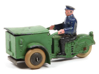 Lot 574 - DINKY TOYS (FRANCE) (1)