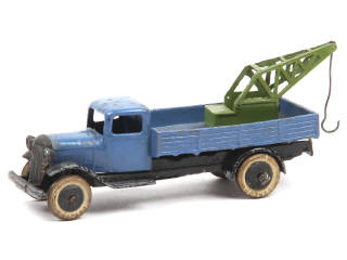 Lot 597 - DINKY TOYS (FRANCE) (1)
