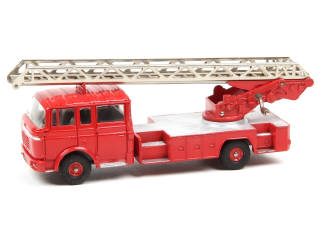 Lot 790 - DINKY TOYS (FRANCE) (1)