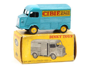 Lot 783 - DINKY TOYS (FRANCE) (1)