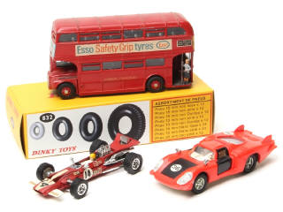 Lot 323 - DINKY TOYS (4)