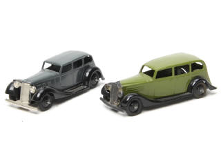 Lot 297 - DINKY TOYS (GB) (2)