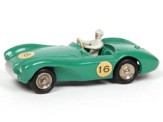 Lot 143 - DINKY TOYS (FRANCE) (1)