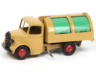 Lot 310 - DINKY TOYS (GB) (1)