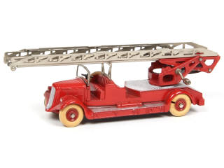 Lot 212 - DINKY TOYS (FRANCE) (1)