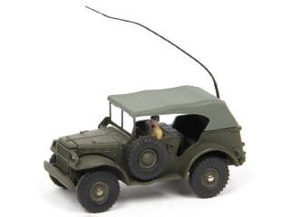 Lot 223 - DINKY TOYS (FRANCE) (1)