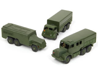 Lot 380 - DINKY TOYS (GB) (3)