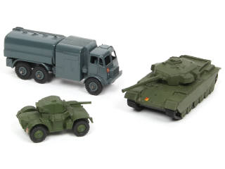 Lot 382 - DINKY TOYS (GB) (3)