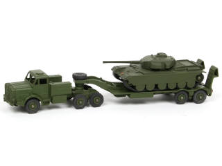 Lot 376 - DINKY TOYS (GB) (1)