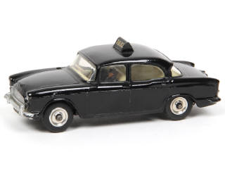 Lot 317 - DINKY TOYS (GB) (1)