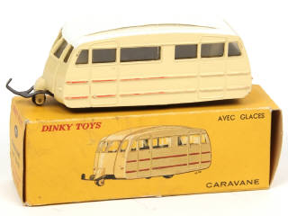 Lot 209 - DINKY TOYS (FRANCE) (1)