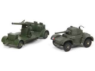 Lot 377 - DINKY TOYS (GB) (2)