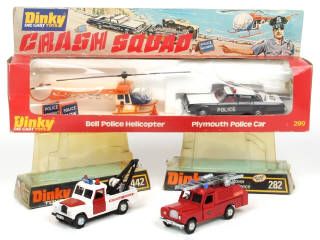 Lot 357 - DINKY TOYS (GB) (3)