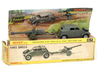 Lot 371 - DINKY TOYS (GB) (1)