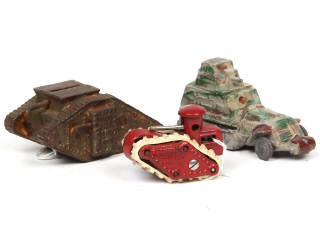 Lot 457 - DIVERS (3)