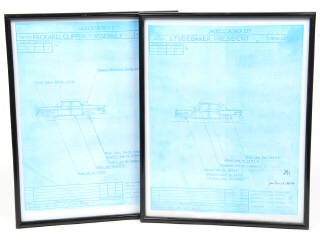 Lot 448 - DIVERS (2)