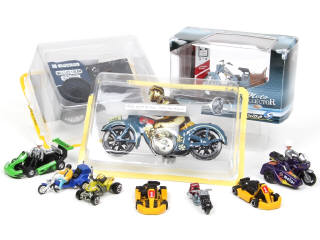 Lot 432 - DIVERS (10)