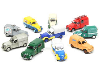 Lot 427 - DIVERS (10)