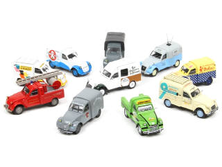 Lot 430 - DIVERS (10)