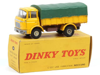 Lot 588 - DINKY TOYS (FRANCE) (1)