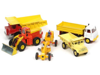 Lot 458 - DINKY TOYS (GB) (5)