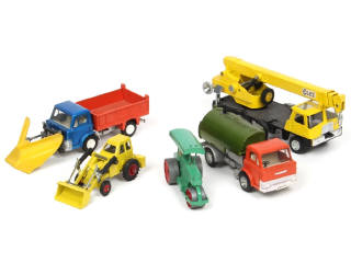 Lot 461 - DINKY TOYS (GB) (5)