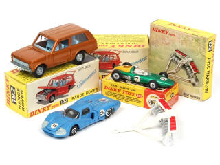 Lot 454 - DINKY TOYS (GB) (4)