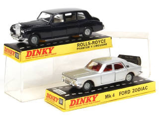 Lot 405 - DINKY TOYS (GB) (2)