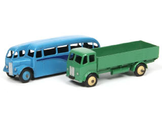 Lot 425 - DINKY TOYS (GB) (2)
