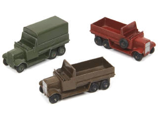 Lot 444 - DINKY TOYS (GB) (3)