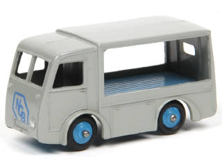Lot 352 - DINKY TOYS (GB) (1)