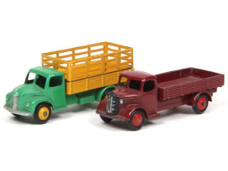 Lot 430 - DINKY TOYS (GB) (2)