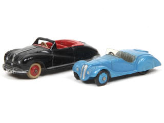 Lot 395 - DINKY TOYS (GB) (2)