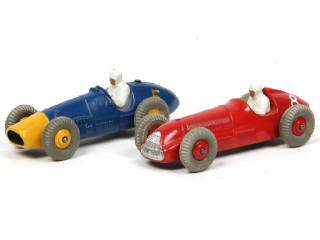 Lot 420 - DINKY TOYS (GB) (2)